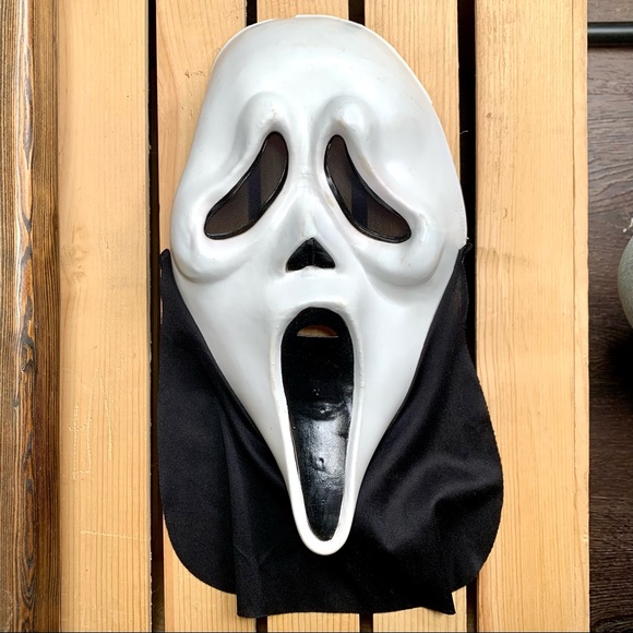 Vintage Scream Ghostface Easter Unlimited Halloween Mask - Picture 1 of 3